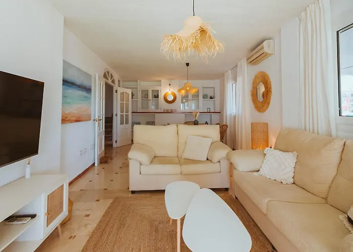 Con Gran Terraza Junto A La Playa *