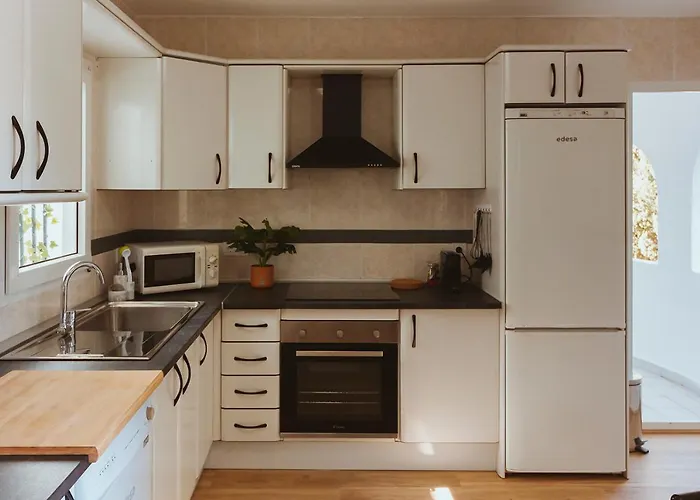 Con Gran Terraza Junto A La Playa Torremolinos