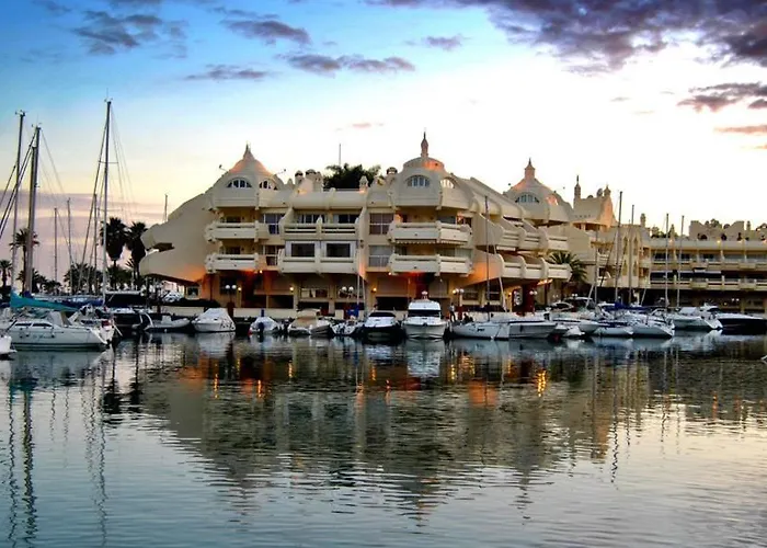 Con Gran Terraza Junto A La Playa Torremolinos