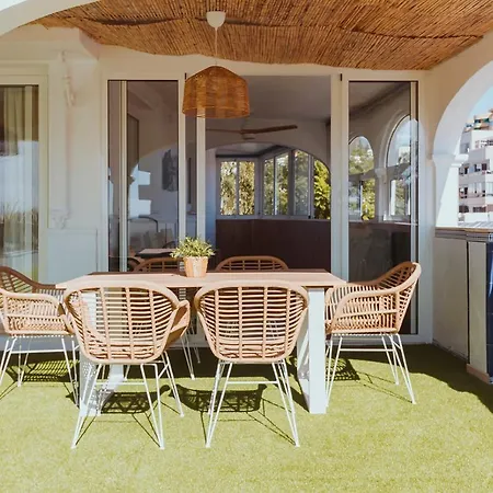 Con Gran Terraza Junto A La Playa *