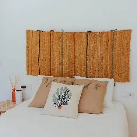 Con Gran Terraza Junto A La Playa