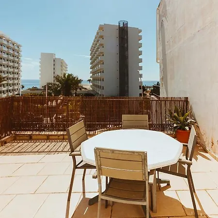 Con Gran Terraza Junto A La Playa *