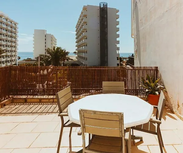 Con Gran Terraza Junto A La Playa *