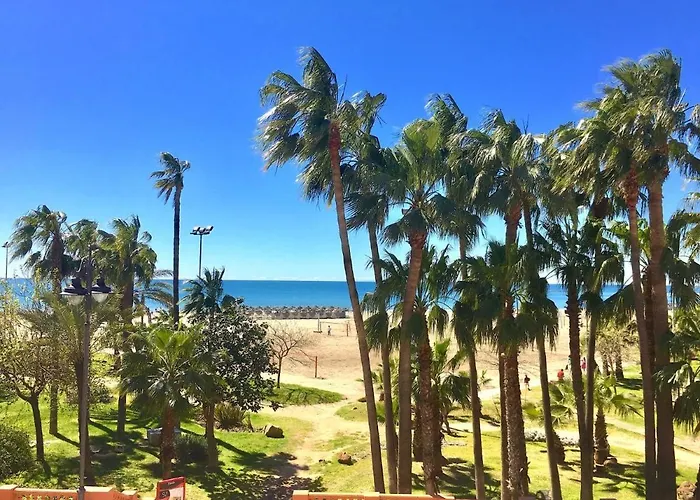 Con Gran Terraza Junto A La Playa Torremolinos