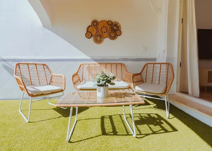 Con Gran Terraza Junto A La Playa *