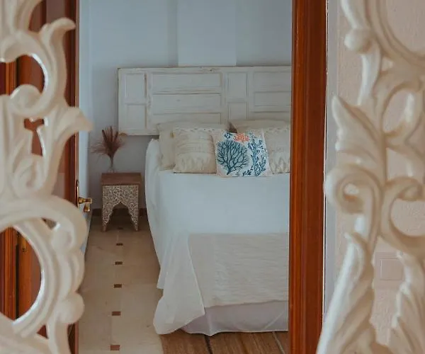 Con Gran Terraza Junto A La Playa Torremolinos